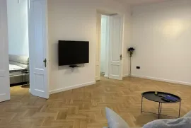 Аренда, 3 Kомнатная, Старое здание, Тбилиси, vake