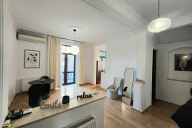 For Rent, 4 Room, Old building, Tbilisi, Mtatsminda