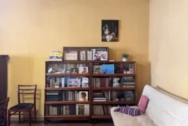 Продается квартира, 4 Kомнатная, Старое здание, Тбилиси, Чугурети