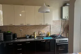 იყიდება ბინა, 4 ოთახიანი, ძველი აშენებული, თბილისი, დიდუბე
