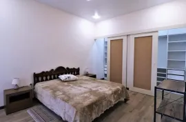 ქირავდება ბინა, 3 ოთახიანი, ძველი აშენებული, თბილისი, ვერა