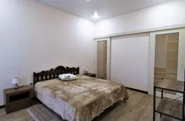 ქირავდება ბინა, 3 ოთახიანი, ძველი აშენებული, თბილისი, ვერა