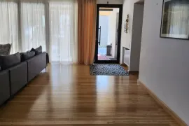ქირავდება სახლი, 8 ოთახიანი, ბორჯომი, ბაკურიანი