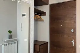 ქირავდება ბინა, 4 ოთახიანი, ძველი აშენებული, თბილისი, ვაკე