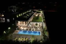 Продается Дом, 7 Kомнатная,  Окрестности Тбилиси, Кикети