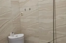 ქირავდება ბინა, 1 ოთახიანი, ახალი აშენებული, ბათუმი, აღმაშენებლის უბანი