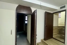 იყიდება ბინა, 3 ოთახიანი, ძველი აშენებული, თბილისი, ჩუღურეთი
