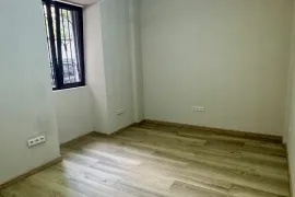 იყიდება ბინა, 3 ოთახიანი, ძველი აშენებული, თბილისი, ჩუღურეთი