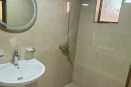 იყიდება ბინა, 3 ოთახიანი, ძველი აშენებული, თბილისი, ჩუღურეთი