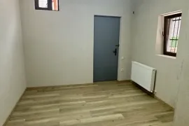 Продается квартира, 3 Kомнатная, Старое здание, Тбилиси, Чугурети