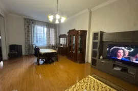 იყიდება სახლი, 6 ოთახიანი, თბილისი, კუკია
