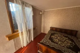 იყიდება სახლი, 6 ოთახიანი, თბილისი, კუკია