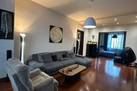 ქირავდება ბინა, 5 ოთახიანი, ძველი აშენებული, თბილისი, საბურთალო