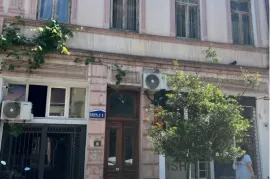 იყიდება ბინა, 5 ოთახიანი, ძველი აშენებული, ბათუმი, ძველი ბათუმის უბანი