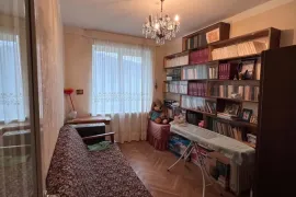 იყიდება ბინა, 3 ოთახიანი, ძველი აშენებული, თბილისი, ვაშლიჯვარი