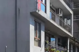 Продается квартира, 3 Kомнатная, Старое здание, Батуми