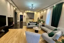 იყიდება სახლი, 10 ოთახიანი, თბილისი, საბურთალო