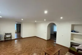 იყიდება სახლი, 9 ოთახიანი, ხაშური, გომი
