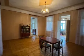 იყიდება სახლი, 9 ოთახიანი, ხაშური, გომი