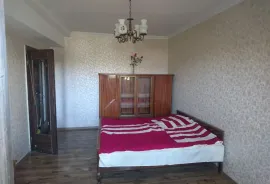 იყიდება ბინა, 4 ოთახიანი, ძველი აშენებული, თბილისი, დიღმის მასივი