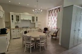 House For Rent, 5 Room, Tbilisi, Chugureti