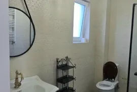 House For Rent, 5 Room, Tbilisi, Chugureti