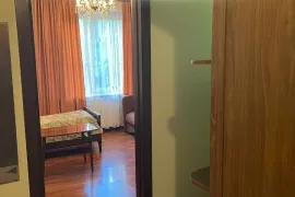 For Rent, 4 Room, Old building, Tbilisi, saburtalo