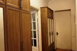 ქირავდება ბინა, 3 ოთახიანი, ძველი აშენებული, თბილისი, ვაკე