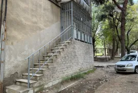 იყიდება ბინა, 1 ოთახიანი, ძველი აშენებული, თბილისი, ვაჟა ფშაველას კვარტლები