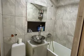 იყიდება ბინა, 1 ოთახიანი, ძველი აშენებული, თბილისი, ვაჟა ფშაველას კვარტლები