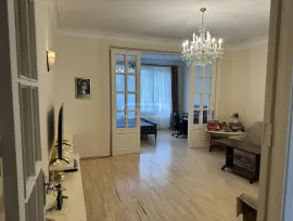 For Rent, 2 Room, Old building, Tbilisi, vake