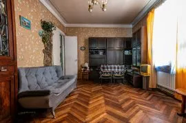 Продается квартира, 3 Kомнатная, Старое здание, Тбилиси, saburtalo