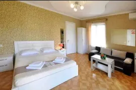 Аренда Дома, 17 Kомнатная, Тбилиси, Крцаниси