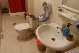 Аренда, 4 Kомнатная, Старое здание, Тбилиси, Авлабари