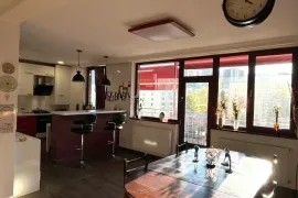 Продается квартира, 7 Kомнатная, Старое здание, Тбилиси, saburtalo