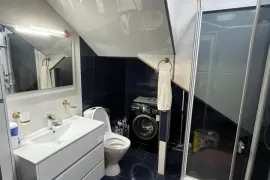 Продается квартира, 7 Kомнатная, Старое здание, Тбилиси, saburtalo