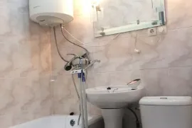 Аренда, 1 Kомнатная, Старое здание, Тбилиси, saburtalo