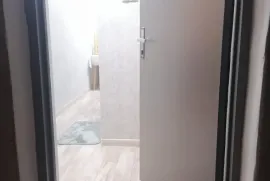 Аренда, 1 Kомнатная, Старое здание, Тбилиси, saburtalo