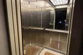 იყიდება ბინა, 4 ოთახიანი, ძველი აშენებული, ბათუმი, ხიმშიაშვილის უბანი