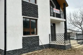 House For Sale, Lisi