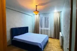 Аренда, 3 Kомнатная, Старое здание, saburtalo