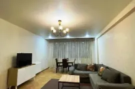 Аренда, 3 Kомнатная, Старое здание, saburtalo