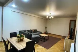 Аренда, 3 Kомнатная, Старое здание, saburtalo