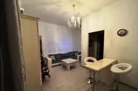 Аренда, 3 Kомнатная, Старое здание, saburtalo