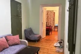 Аренда, 2 Kомнатная, Старое здание, Мтацминда