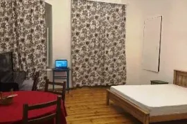 Аренда, 2 Kомнатная, Старое здание, Мтацминда