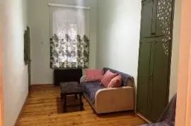 Аренда, 2 Kомнатная, Старое здание, Мтацминда