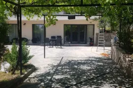 House For Rent, Shindisi