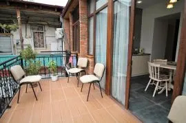 Аренда квартир посуточно, 3 Kомнатная, Старое здание, Тбилиси, Мтацминда