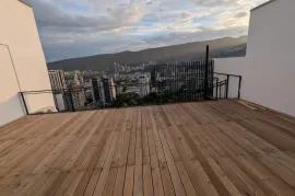 იყიდება სახლი, 5 ოთახიანი, თბილისი, საბურთალო